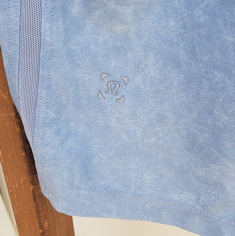 Lululemon Athletica Men's Athletic Shorts - Blue - Picture 4 of 5